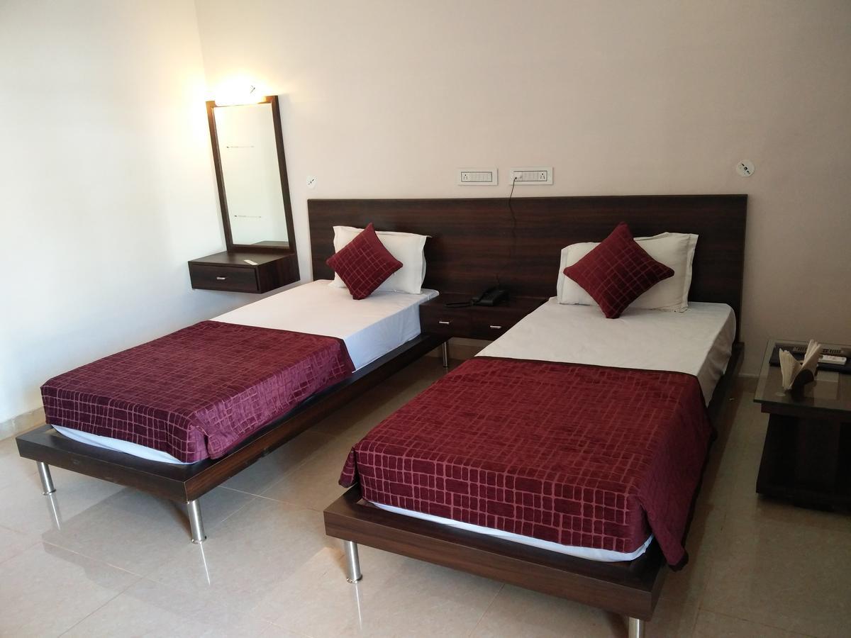 Gulmohar Sariska Resort Bairat Bagian luar foto