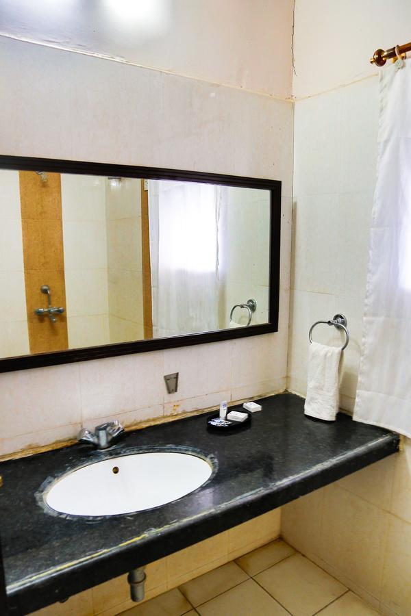 Gulmohar Sariska Resort Bairat Bagian luar foto