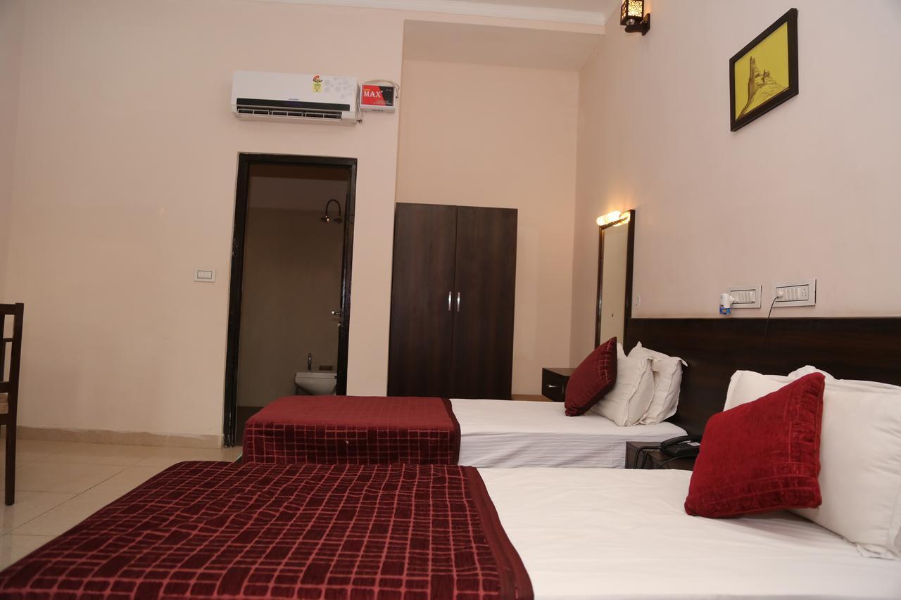 Gulmohar Sariska Resort Bairat Bagian luar foto